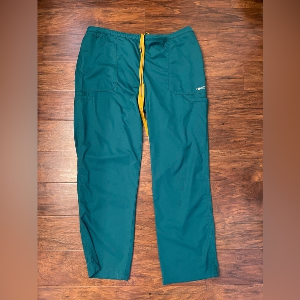 Carhartt Women’s Cargo Pocket Scrub Pants Size L Petite